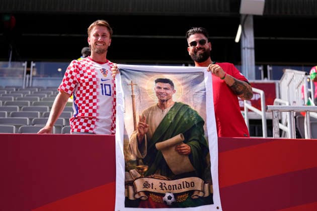 Portugal v Croatia: Round Of 32 - FIFA World Cup, WM, Weltmeisterschaft, Fussball 2026 Supporter of Croatia and supporter of Portugal pose for the photo during the FIFA World Cup 2026 Round Of 32 match between Portugal and Croatia at Toronto Stadium on July 02, 2026 in Toronto, Ontario. Toronto ON Canada  Copyright: xJosexBretonx originalFilename:bretonhernandez-portugal260702_npYgP.jpg