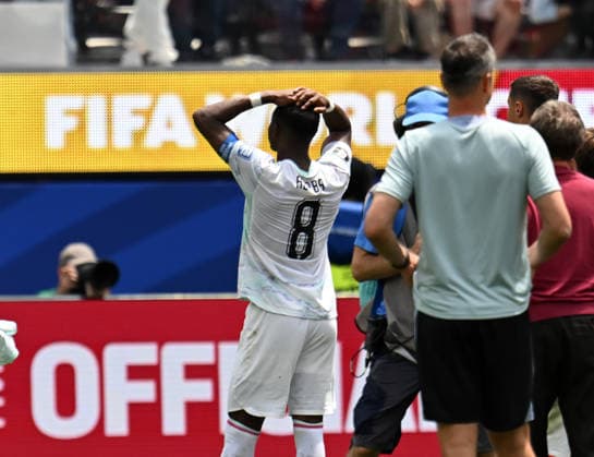 Spain v Austria - FIFA World Cup, WM, Weltmeisterschaft, Fussball 2026 - Round of 32 LOS ANGELES, CALIFORNIA - JULY 2: David Alaba (8) of Austria reacts after eliminated in the 2026 FIFA World Cup Round of 32 match between Spain and Austria at the Los Angeles Stadium (SoFi Stadium) in Inglewood, California, United States on July 2, 2026. Tayfun Coskun Anadolu California United States. Editorial use only. Please get in touch for any other usage.  Copyright: x2026xAnadoluxTayfunxCoskunx