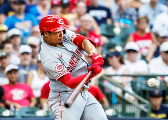 Cincinnati Reds right fielder Noelvi Marte hits a single in the eighth inning of the MLB, Baseball Herren, USA game between the Cincinnati Reds and the Milwaukee Brewers at American Family Field in Milwaukee, Wisconsin on Thursday, July 2, 2026.  MIL20260702833 TANNENxMAURY