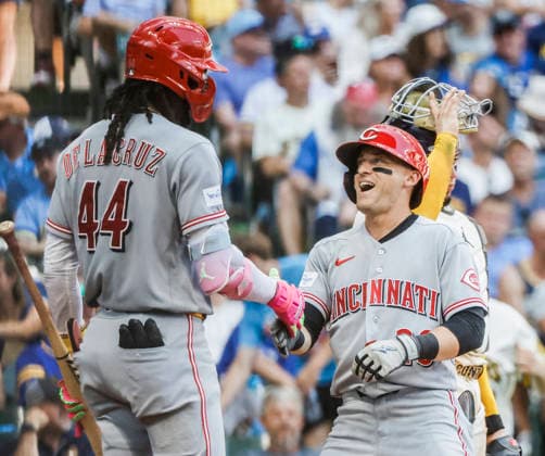 Cincinnati Reds center fielder TJ Friedl (R) celebrates with Cincinnati Reds short stop Elly de la Cruz (L) after hitting a home run in the seventh inning of the MLB, Baseball Herren, USA game between the Cincinnati Reds and the Milwaukee Brewers at American Family Field in Milwaukee, Wisconsin on Thursday, July 2, 2026.  MIL20260702828 TANNENxMAURY