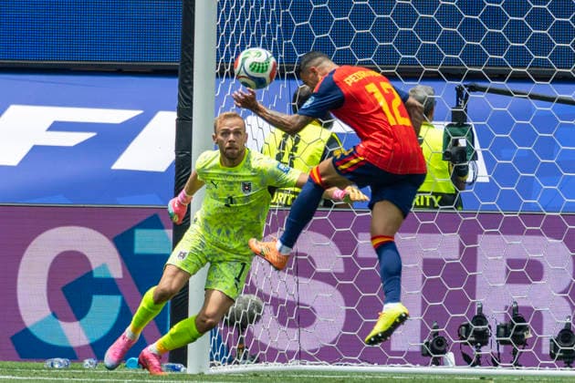 July 2, 2026, Los Angeles, California, USA: SpainÃ¢â‚¬â ¢s Pedro Porro (12) scoring past Austria goalkeeper Alexander Schlager (1) during the FIFA World Cup, WM, Weltmeisterschaft, Fussball Round of 32 soccer match at SoFi Stadium in Inglewood, Calif., Thursday, July 2, 2026. World Cup 2026: Spain 3:0 Austria  - ZUMAc68_ 20260702_zaf_c68_055 Copyright: xRingoxChiux