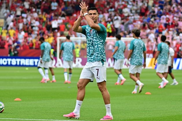 FIFA World Cup, WM, Weltmeisterschaft, Fussball 2026 - Round of 32 - Portugal vs Croatia Cristiano Ronaldo of Portugal greets supporters ahead of the FIFA World Cup 2026 Round of 32 match Portugal against Croatia, in Toronto, Canada, 02 July 2026. TORONTO Canada  Copyright: xEDUARDOxLIMAx