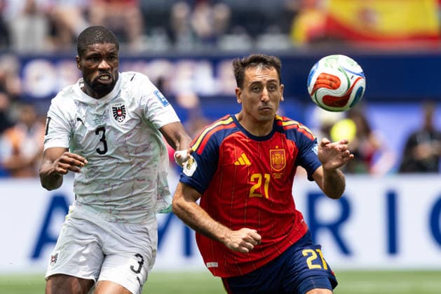 SOCCER - FIFA World Cup, WM, Weltmeisterschaft, Fussball 2026 INGLEWOOD,CALIFORNIA,USA,02.JUL.26 - SOCCER - FIFA World Cup, round of 32, Spain vs Austria. Image shows Kevin Danso (AUT) and Mikel Oyarzabal (ESP).  GEPAxpictures xArminxRauthner