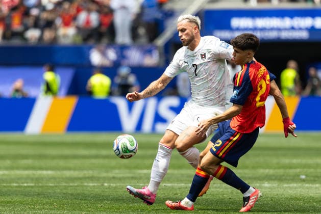 SOCCER - FIFA World Cup, WM, Weltmeisterschaft, Fussball 2026 INGLEWOOD,CALIFORNIA,USA,02.JUL.26 - SOCCER - FIFA World Cup, round of 32, Spain vs Austria. Image shows Marko Arnautovic (AUT) and Pau Cubarsi (ESP).  GEPAxpictures xArminxRauthner