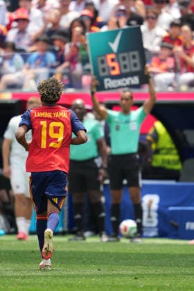 RECORD DATE NOT STATED 2nd July 2026; SoFi Stadium, Los Angeles, California, United States of America; FIFA World Cup, WM, Weltmeisterschaft, Fussball Football, Spain versus Austria; Lamine Yamal of Spain is substituted out of the game and Gavi of South Spain comes on to replace him AlecxBrown