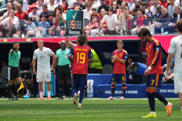 RECORD DATE NOT STATED 2nd July 2026; SoFi Stadium, Los Angeles, California, United States of America; FIFA World Cup, WM, Weltmeisterschaft, Fussball Football, Spain versus Austria; Lamine Yamal of Spain is substituted out of the game and Gavi of South Spain comes on to replace him AlecxBrown