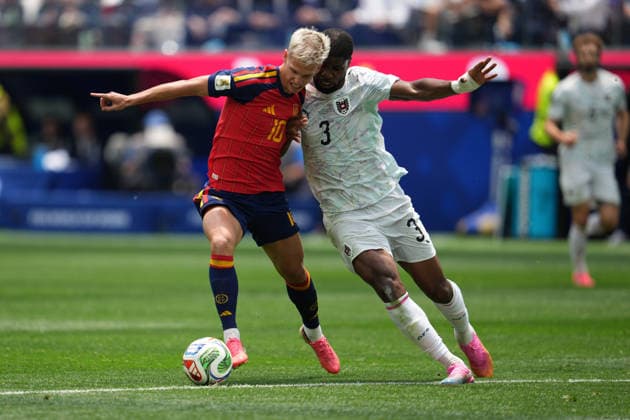 RECORD DATE NOT STATED 2nd July 2026; SoFi Stadium, Los Angeles, California, United States of America; FIFA World Cup, WM, Weltmeisterschaft, Fussball Football, Spain versus Austria; Kevin Danso of Austria challenges Dani Olmo of Spain for the ball AlecxBrown
