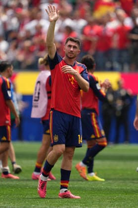 RECORD DATE NOT STATED 2nd July 2026; SoFi Stadium, Los Angeles, California, United States of America; FIFA World Cup, WM, Weltmeisterschaft, Fussball Football, Spain versus Austria; Aymeric Laporte of Spain waves to Spain fans after Spain beat Austria 3-0 to advance to the last 16 AlecxBrown