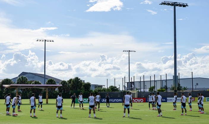 FIFA World Cup, WM, Weltmeisterschaft, Fussball 2026 - Argentina training session Argentina national soccer team players attend a training session in Fort Lauderdale, Florida, USA, 02 July 2026. Argentina will face Cape Verde on 03 July in a 2026 FIFA World Cup Round of 32 match. FORT LAUDERDALE FLORIDA United States  Copyright: xCRISTOBALxHERRERA-ULASHKEVICHx