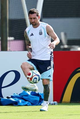 FIFA World Cup, WM, Weltmeisterschaft, Fussball 2026 - Argentina training session Argentina s Lionel Messi attends a training session in Fort Lauderdale, Florida, USA, 02 July 2026. Argentina will face Cape Verde on 03 July in a 2026 FIFA World Cup Round of 32 match. FORT LAUDERDALE FLORIDA United States  Copyright: xCRISTOBALxHERRERA-ULASHKEVICHx