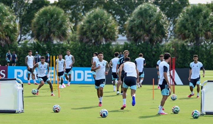 FIFA World Cup, WM, Weltmeisterschaft, Fussball 2026 - Argentina training session Argentina national soccer team players attend a training session in Fort Lauderdale, Florida, USA, 02 July 2026. Argentina will face Cape Verde on 03 July in a 2026 FIFA World Cup Round of 32 match. FORT LAUDERDALE FLORIDA United States  Copyright: xCRISTOBALxHERRERA-ULASHKEVICHx
