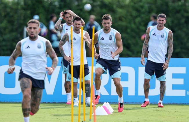 FIFA World Cup, WM, Weltmeisterschaft, Fussball 2026 - Argentina training session Argentina national soccer team players attend a training session in Fort Lauderdale, Florida, USA, 02 July 2026. Argentina will face Cape Verde on 03 July in a 2026 FIFA World Cup Round of 32 match. FORT LAUDERDALE FLORIDA United States  Copyright: xCRISTOBALxHERRERA-ULASHKEVICHx