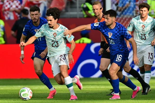 FIFA World Cup, WM, Weltmeisterschaft, Fussball 2026 - Round of 32 - Portugal vs Croatia Vitinha of Portugal (L) in action against Martin Baturina of Croatia (R) during the FIFA World Cup 2026 Round of 32 match Portugal against Croatia, in Toronto, Canada, 02 July 2026. TORONTO Canada  Copyright: xEDUARDOxLIMAx