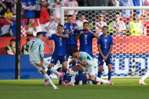 Portugal v Croatia - FIFA World Cup, WM, Weltmeisterschaft, Fussball 2026 - Round of 32 TORONTO, CANADA - JULY 02: Cristiano Ronaldo of Portugal uses a freekick during the 2026 FIFA World Cup First Stage Group I match between Portugal and Croatia at Toronto Stadium (BMO Field) in Toronto, Ontario, Canada on July 02, 2026. Mert Alper Dervis Anadolu Ontario Canada. Editorial use only. Please get in touch for any other usage.  Copyright: x2026xAnadoluxMertxAlperxDervisx