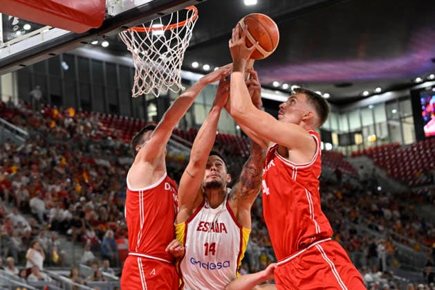 July 2, 2026, Madrid, Madrid, Spain: WILLY HERNANGOMEZ of Spanish national team, Nationalteam fighting for a ball during the SPAIN vs. DENMARK 2025-26 World Cup Qualifier friendly basketball game for QAT 27, held at the Caja Magica on July 2, 2026, in Madrid, Spain. SPAIN 109 Vs. DENMARK 81 2025-26 World Cup Qualifier Friendly Basketball Game For QAT 27 (07.02.26)  - ZUMAc312 20260702_zsp_c312_284 Copyright: xOscarxManuelxSanchezx