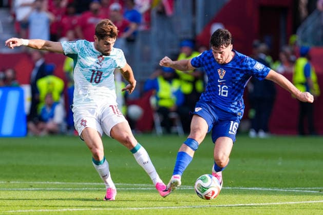 Dominik Livakovic of Croatia (R) runs with the ball under pressure from Pedro Neto of Portugal (L) during a FIFA Men’s World Cup 2026 round of 32 football match between Portugal and Croatia at Toronto Stadium, in Toronto July 02th 2026 (Photo by Alexandra Fechete SPP)  Copyright: xAlexandraxFechete SPPx Sportspressphoto_SPR182987