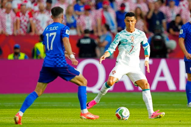 July 2, 2026, Toronto, On, CANADA: Portugal s Cristiano Ronaldo (7) and Croatia s Petar Sucic (17) vie for the ball during the first half of a World Cup round of 32 soccer match, in Toronto on Thursday, July 2, 2026. Canada News - July 2, 2026  - ZUMAc35_ 20260702_zaf_c35_112 Copyright: xFrankxGunnx