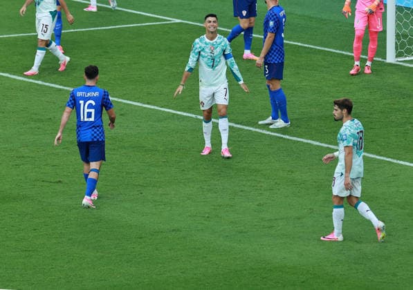 (260703) -- TORONTO, July 3, 2026 -- Cristiano Ronaldo (C) of Portugal looks dejected after missing a chance to score during the round of 32 match between Portugal and Croatia at the 2026 FIFA World Cup, WM, Weltmeisterschaft, Fussball at Toronto Stadium in Toronto, Canada, July 2, 2026. (Photo by Xinhua) (SP)CANADA-TORONTO-FOOTBALL-FIFA WORLD CUP-ROUND OF 32-POR VS CRO YangxShu 