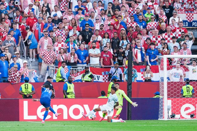 Ivan Perisic of Croatia shoots for goal during a FIFA Men’s World Cup 2026 round of 32 football match between Portugal and Croatia at Toronto Stadium, in Toronto July 02th 2026 (Photo by Alexandra Fechete SPP)  Copyright: xAlexandraxFechete SPPx Sportspressphoto_SPR183023