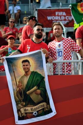 A fan from Portugal and Croatia pose during a 2026 FIFA World Cup, WM, Weltmeisterschaft, Fussball match between Portugal and Croatia at BMO Stadium in Toronto, Canada, 02 July 2026. FIFA World Cup 2026 - Round of 32 - Portugal vs. Croatia !ACHTUNG: NUR REDAKTIONELLE NUTZUNG!  Copyright: xBienvenidoxVelascox GR5010 20260703-55020783102_1