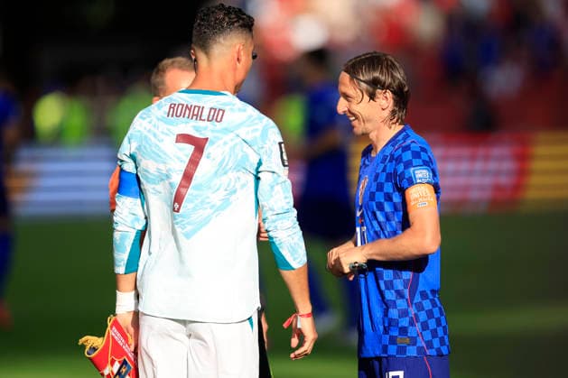 Cristiano Ronaldo (L) of Portugal talks with Luka Modric (R) of Croatia during a 2026 FIFA World Cup, WM, Weltmeisterschaft, Fussball match between Portugal and Croatia at BMO Stadium in Toronto, Canada, 02 July 2026. FIFA World Cup 2026 - Round of 32 - Portugal vs. Croatia !ACHTUNG: NUR REDAKTIONELLE NUTZUNG!  Copyright: xBienvenidoxVelascox GR5013 20260703-55020783110_1