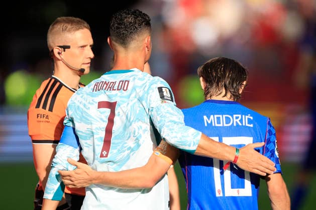 Cristiano Ronaldo (L) of Portugal hugs Luka Modric (R) of Croatia during a 2026 FIFA World Cup, WM, Weltmeisterschaft, Fussball match between Portugal and Croatia at BMO Stadium in Toronto, Canada, 02 July 2026. FIFA World Cup 2026 - Round of 32 - Portugal vs. Croatia !ACHTUNG: NUR REDAKTIONELLE NUTZUNG!  Copyright: xBienvenidoxVelascox GR5015 20260703-55020783119_1