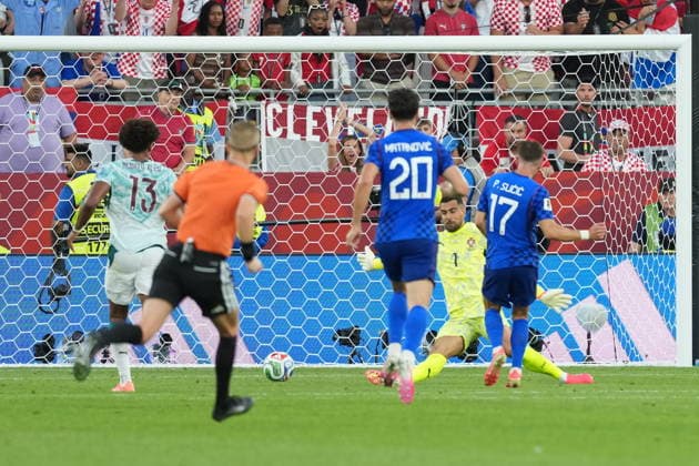 Portugal v Croatia - FIFA World Cup, WM, Weltmeisterschaft, Fussball 2026 - Round of 32 TORONTO, CANADA - JULY 02: Petar Sucic (17) of Croatia scores a goal which is later disallowed by VAR during the 2026 FIFA World Cup First Stage Round of 32 match between Portugal and Croatia at Toronto Stadium (BMO Field) in Toronto, Ontario, Canada on July 02, 2026. Mert Alper Dervis Anadolu Ontario Canada. Editorial use only. Please get in touch for any other usage.  Copyright: x2026xAnadoluxMertxAlperxDervisx