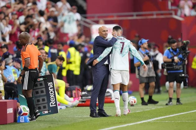 Portugal v Croatia - FIFA World Cup, WM, Weltmeisterschaft, Fussball 2026 - Round of 32 TORONTO, CANADA - JULY 02: Cristiano Ronaldo of Portugal greets Roberto Martinez, head coach of Portugal during the 2026 FIFA World Cup Round of 32 match between Portugal and Croatia at Toronto Stadium (BMO Field) in Toronto, Ontario, Canada on July 02, 2026. Jose Hernandez Anadolu Ontario Canada. Editorial use only. Please get in touch for any other usage.  Copyright: x2026xAnadoluxJosexHernandezx