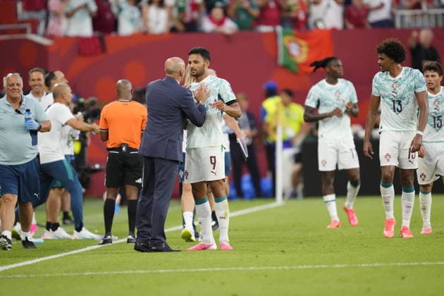 Portugal v Croatia - FIFA World Cup, WM, Weltmeisterschaft, Fussball 2026 - Round of 32 TORONTO, CANADA - JULY 02: Goncalo Ramos of Portugal celebrates after scoring his team s second goal with Roberto Martinez, head coach of Portugal during the 2026 FIFA World Cup Round of 32 match between Portugal and Croatia at Toronto Stadium (BMO Field) in Toronto, Ontario, Canada on July 02, 2026. Jose Hernandez Anadolu Ontario Canada. Editorial use only. Please get in touch for any other usage.  Copyright: x2026xAnadoluxJosexHernandezx