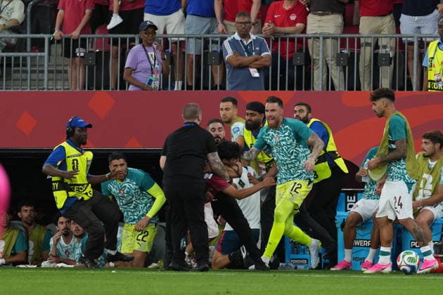 Portugal v Croatia - FIFA World Cup, WM, Weltmeisterschaft, Fussball 2026 - Round of 32 TORONTO, CANADA - JULY 02: A pitch invader is apprehended by security during the 2026 FIFA World Cup Round of 32 match between Portugal and Croatia at Toronto Stadium (BMO Field) in Toronto, Ontario, Canada on July 02, 2026. Mert Alper Dervis Anadolu Ontario Canada. Editorial use only. Please get in touch for any other usage.  Copyright: x2026xAnadoluxMertxAlperxDervisx