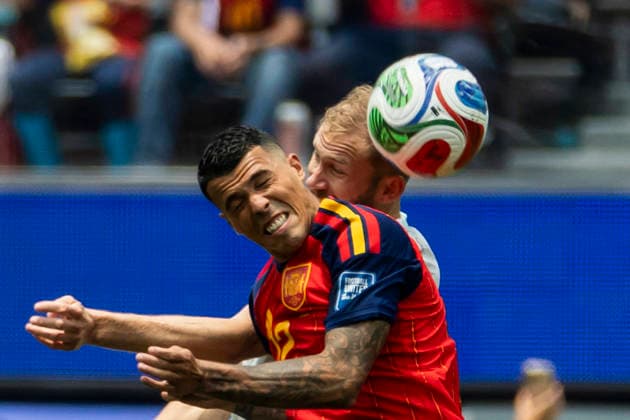July 2, 2026, Los Angeles, California, USA: SpainÃ¢â‚¬â ¢s Pedro Porro (12) and Austria s Konrad Laimer (20) vie for the ball during the FIFA World Cup, WM, Weltmeisterschaft, Fussball Round of 32 soccer match at SoFi Stadium in Inglewood, Calif., Thursday, July 2, 2026. World Cup 2026: Spain 3:0 Austria  - ZUMAc68_ 20260702_zaf_c68_113 Copyright: xRingoxChiux