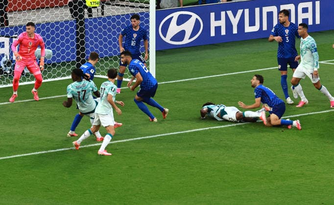 (260703) -- TORONTO, July 3, 2026 -- Renato Veiga (4th R) of Portugal is fouled by Nikola Vlasic (3rd R) of Croatia resulting in a penalty for Portugal during the round of 32 match between Portugal and Croatia at the 2026 FIFA World Cup, WM, Weltmeisterschaft, Fussball at Toronto Stadium in Toronto, Canada, July 2, 2026. (Photo by Xinhua) (SP)CANADA-TORONTO-FOOTBALL-FIFA WORLD CUP-ROUND OF 32-POR VS CRO YangxShu 