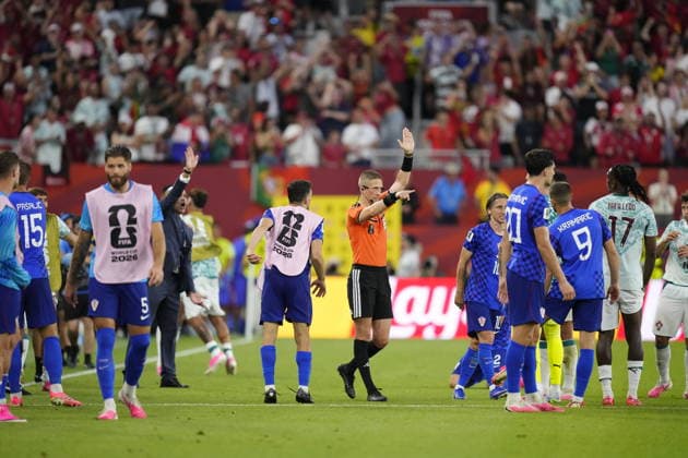 Portugal v Croatia - FIFA World Cup, WM, Weltmeisterschaft, Fussball 2026 - Round of 32 TORONTO, CANADA - JULY 02: Referee Espen Eskas disallows a goal scored by Josko Gvardiol of Croatia during the 2026 FIFA World Cup Round of 32 match between Portugal and Croatia at Toronto Stadium (BMO Field) in Toronto, Ontario, Canada on July 02, 2026. Jose Hernandez Anadolu Ontario Canada. Editorial use only. Please get in touch for any other usage.  Copyright: x2026xAnadoluxJosexHernandezx