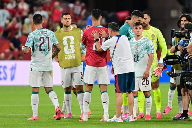 FIFA World Cup, WM, Weltmeisterschaft, Fussball 2026 - Round of 32 - Portugal vs Croatia Cristiano Ronaldo of Portugal (C), puts on the shirt of his late teammate Diogo Jota, with his teammates to greet supporters after winning the FIFA World Cup 2026 Round of 32 match Portugal against Croatia, in Toronto, Canada, 02 July 2026. TORONTO Canada  Copyright: xEDUARDOxLIMAx