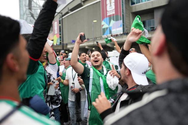 FIFA World Cup, WM, Weltmeisterschaft, Fussball 2026 - Round of 32 - Switzerland vs Algeria Supporters of Algeria cheer as they arrive for the FIFA World Cup 2026 Round of 32 match Switzerland against Algeria, in Vancouver, Canada, 03 July 2026. VANCOUVER Canada  Copyright: xBOBxFRIDx