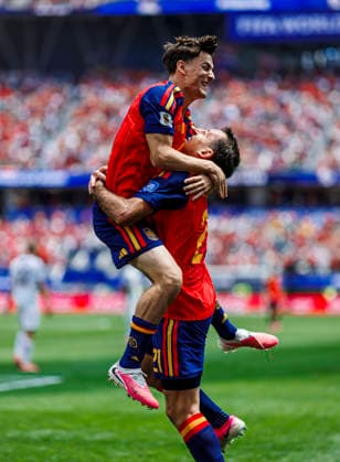 Spain vs Austria - FIFA World Cup, WM, Weltmeisterschaft, Fussball 2026 - 02 07 2026 Mikel Oyarzabal of Spain (R) celebrates his goal with Pablo Gavi of Spain (L) during the FIFA World Cup 2026 round of 32 match between Spain and Austria at Los Angeles Stadium on July 2, 2026 in Inglewood, California, Estados Unidos Inglewood Estados Unidos Copyright: xPGSxPhotoxAgencyx