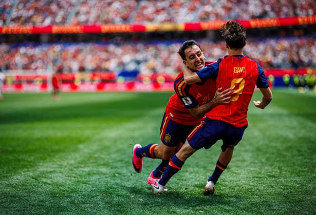 Spain vs Austria - FIFA World Cup, WM, Weltmeisterschaft, Fussball 2026 - 02 07 2026 Mikel Oyarzabal of Spain (L) celebrates his goal with Pablo Gavi of Spain (R) during the FIFA World Cup 2026 round of 32 match between Spain and Austria at Los Angeles Stadium on July 2, 2026 in Inglewood, California, Estados Unidos Inglewood Estados Unidos Copyright: xPGSxPhotoxAgencyx