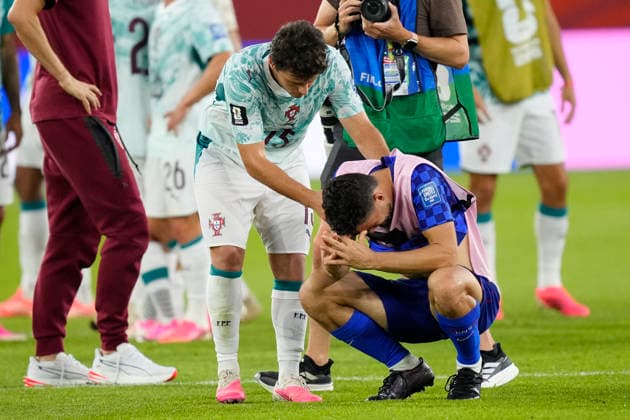 July 2, 2026, Toronto, Ontario, Canada: Joao Neves of Portugal greets Mateo Kovacic of Croatia during the FIFA World Cup, WM, Weltmeisterschaft, Fussball 2026 Round Of 32 match between Portugal and Croatia at Toronto Stadium on July 02, 2026 in Toronto, Ontario. Portugal V Croatia: Round Of 32 - FIFA World Cup 2026  - ZUMAa181 20260702_zaa_a181_140 Copyright: xJosexBretonx