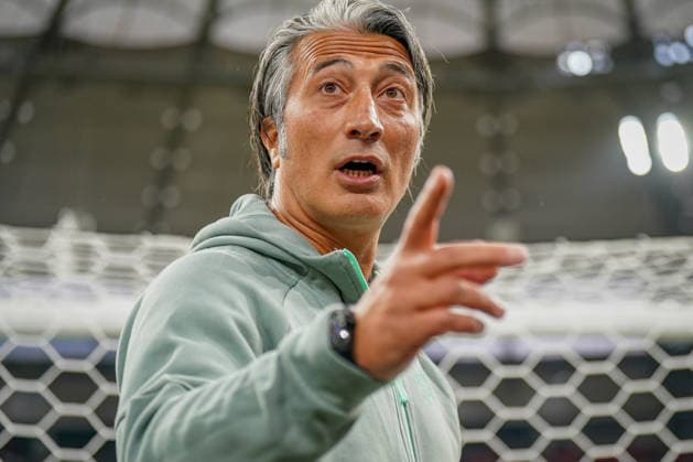 Kanada: Fußball FIFA World Cupl 2026 Sechzehntelfinale - Schweiz vs Algerien - BC Place Vancouver: Murat Yakin (Trainer, Schweiz) Mimik, Gesichtsausdruck, Emotion, Geste, Gestik *** Canada Soccer FIFA World Cup 2026 Round of 32 Switzerland vs. Algeria BC Place, Vancouver Murat Yakin, Coach, Switzerland Facial expressions, emotions, gestures Copyright: xJOERANxSTEINSIEKx