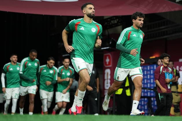 FIFA World Cup, WM, Weltmeisterschaft, Fussball 2026 - Round of 32 - Switzerland vs Algeria Rayan Ait-Nouri of Algeria (C) and teammates enter the pitch to warm up ahead of the FIFA World Cup 2026 Round of 32 match Switzerland against Algeria, in Vancouver, Canada, 03 July 2026. VANCOUVER Canada  Copyright: xBOBxFRIDx