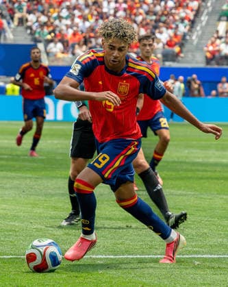 July 2, 2026, Inglewood, California, USA: Spain s LAMINE YAMEL moves toward the Austrian net during a World Cup match at Los Angeles Stadium. Spain won the match 3-0. WORLD CUP 2026 Spain 3:0 Austria  - ZUMAh234 20260702_zsp_h234_017 Copyright: xMarkxEdwardxHarrisx
