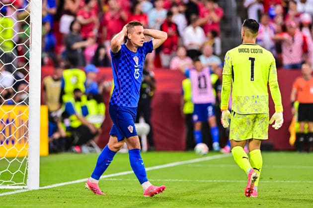 Portugal v Croatia: Round Of 32 - FIFA World Cup, WM, Weltmeisterschaft, Fussball 2026 Mario Pasalic of Croatia (L) reacts during the FIFA World Cup 2026 Round Of 32 match between Portugal and Croatia at Toronto Stadium on July 2, 2026 in Toronto, Canada Toronto Toronto Stadium Ontario Canada Copyright: xLatinxSportxImagesx