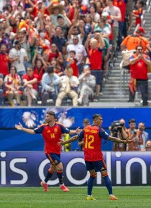 July 2, 2026, Inglewood, California, USA: Spanish players react to a goal being overturned in the first half in their World Cup match at Los Angeles Stadium. Spain won the match 3-0. WORLD CUP 2026 Spain 3:0 Austria  - ZUMAh234 20260702_zsp_h234_020 Copyright: xMarkxEdwardxHarrisx