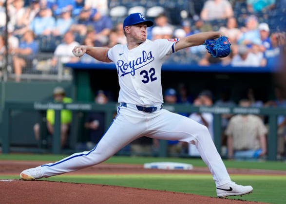 July 02, 2026: Kansas City Royals starting pitcher Stephen Kolek (32) delivers a pitch in the 1st inning against the Rays at Kauffman Stadium Kansas City, Missouri. CSM. Kansas City United States - ZUMAc04_ 20260702_zma_c04_047 Copyright: xJonxRobichaudx