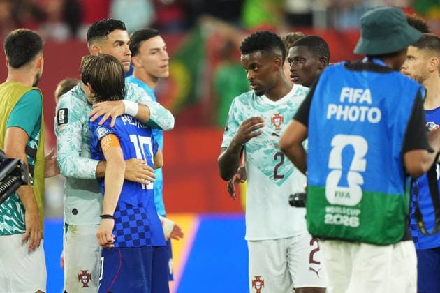July 2, 2026, Toronto, On, CANADA: Croatia s Luka Modric (10) congratulates Portugal s Cristiano Ronaldo (7) after Portugal defeated Croatia in a World Cup round of 32 soccer match, in Toronto on Thursday, July 2, 2026. Canada News - July 2, 2026  - ZUMAc35_ 20260702_zaf_c35_215 Copyright: xNathanxDenettex