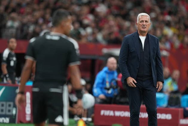 Switzerland v Algeria - FIFA World Cup, WM, Weltmeisterschaft, Fussball 2026 - Round of 32 VANCOUVER, CANADA - JULY 02: Head coach of Algeria Vladimir Petkovic looks on during the 2026 FIFA World Cup Round of 32 match between Switzerland and Algeria at BC Place (Vancouver Stadium) in Vancouver, British Columbia, Canada on July 02, 2026. Ercin Erturk Anadolu British Columbia Canada. Editorial use only. Please get in touch for any other usage.  Copyright: x2026xAnadoluxErcinxErturkx