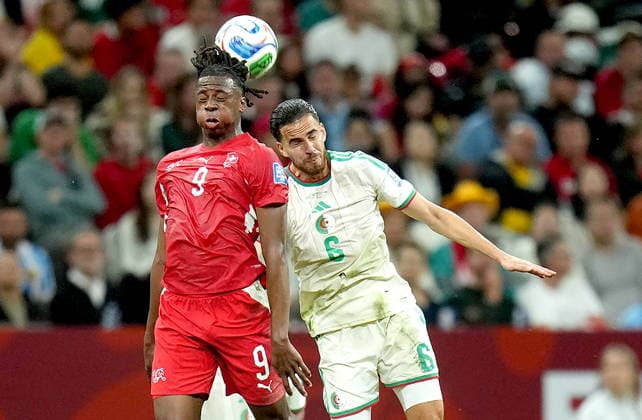 FIFA World Cup, WM, Weltmeisterschaft, Fussball 2026 - Round of 32 - Switzerland vs Algeria Ramiz Zerrouki (R) of Algeria and Johan Manzambi of Switzerland in action during the FIFA World Cup 2026 Round of 32 match Switzerland against Algeria, in Vancouver, Canada, 02 July 2026. VANCOUVER Canada  Copyright: xBOBxFRIDx