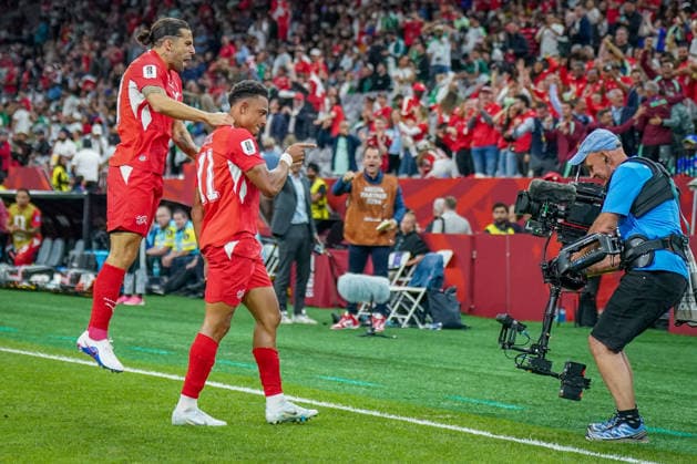 Kanada: Fußball FIFA World Cup, WM, Weltmeisterschaft, Fussball 2026 Sechzehntelfinale - Schweiz vs Algerien - BC Place Stadium Vancouver: Tor und Torjubel zum 2:0 durch Dan Ndoye (Schweiz, 11) Freude, Emotionen, Jubel *** Canada Soccer 2026 FIFA World Cup Round of 32 Switzerland vs. Algeria BC Place Stadium, Vancouver Goal and celebration of the 2-0 score by Dan Ndoye (Switzerland), 11 Joy, emotions, cheering Copyright: xJOERANxSTEINSIEKx