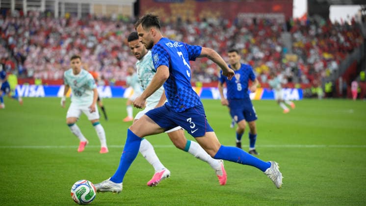 July 2, 2026, Toronto, Ontario, Canada: Marin PongraÄiÄ‡ ( 3) of Croatia moves the ball as he is pursued by Goncalo Ramos ( 9) of Portugal during the 2026 FIFA World Cup, WM, Weltmeisterschaft, Fussball Round of 32 match between Portugal and Croatia at Toronto Stadium. Toronto Canada - ZUMAv136 20260702_zsp_v136_020 Copyright: xJeffxVoganx