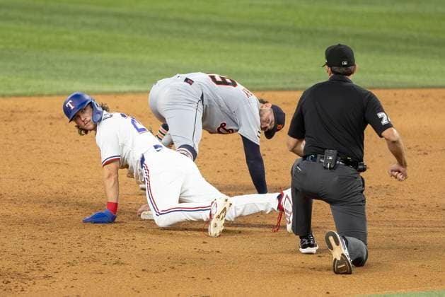 July 2, 2026, Arlington, Texas, USA: Texas Rangers center fielder CAM CAULEY (27) gets thrown out at second base during a MLB, Baseball Herren, USA game between the Detroit Tigers and Texas Rangers at Globe Life Field. Rangers win 10-4. MLB 2026: Rangers 10:4 Tigers  - ZUMAf180 20260702_zsp_f180_018 Copyright: xMarkxFannx